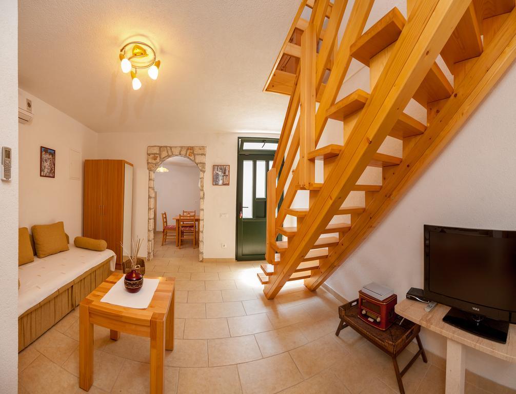 Apartments Mande And Kate Baška Voda Rum bild